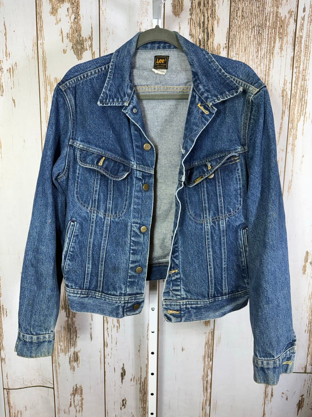Vintage Lee, Denim Jacket, Size 44L. In good vintage condition!